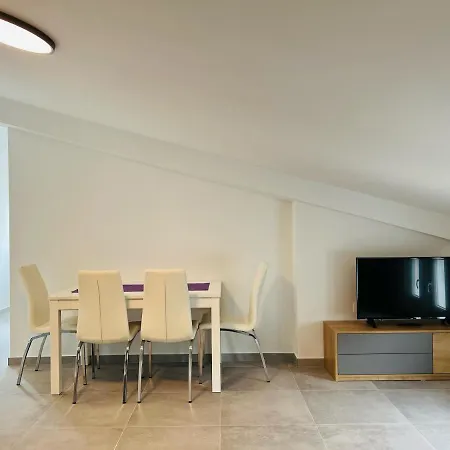 Apartmani Avis Selce Exterior photo