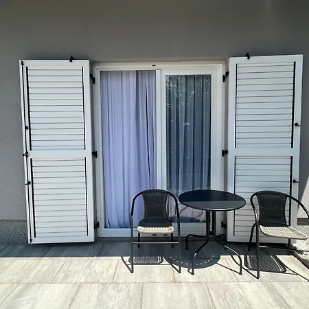 Apartmani Avis Selce Exterior photo