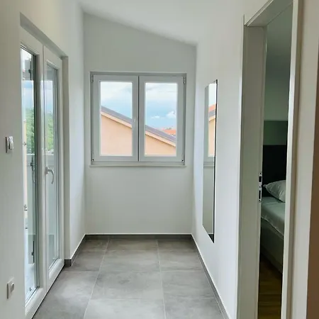 Apartmani Avis Selce Exterior photo