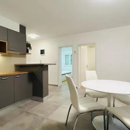 Apartmani Avis Selce Exterior photo