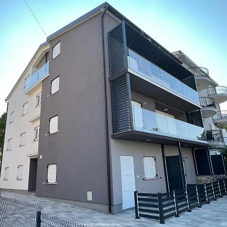 Apartmani Avis Selce Exterior photo