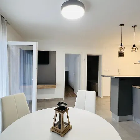 Apartmani Avis Selce Exterior photo