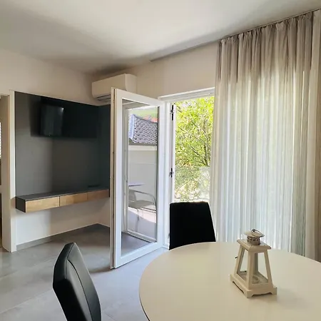 Apartmani Avis Selce Exterior photo