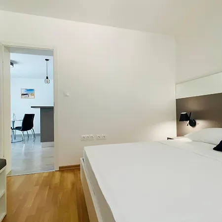 Apartmani Avis Selce Exterior photo