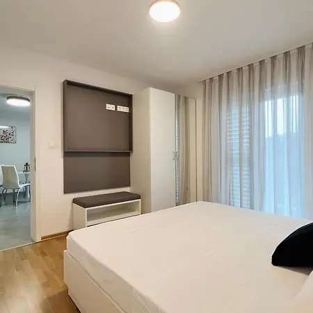 Apartmani Avis Selce Exterior photo
