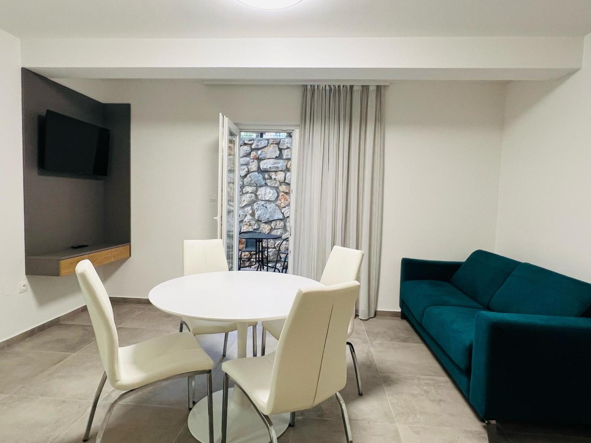 Apartment Avis